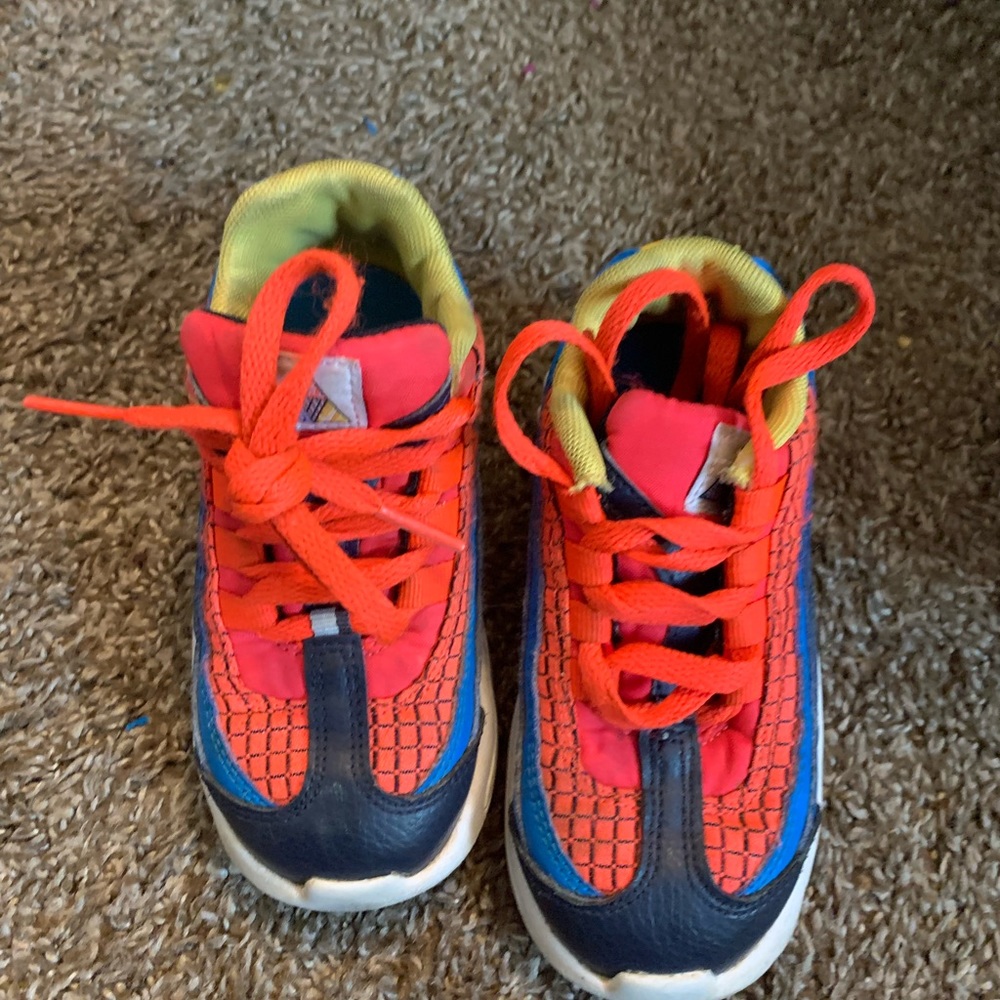 Toddler sneakers